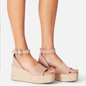 JUST FAB - Weekend Plans Wedge